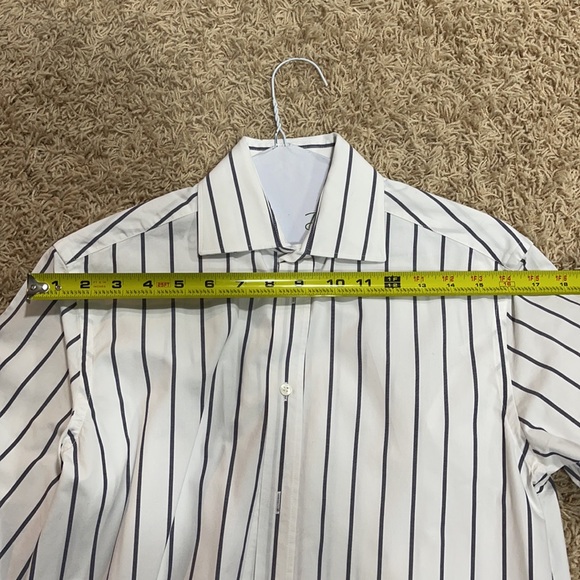 With Nothing Underneath shirt ASO Meghan Markle - Picture 9 of 9